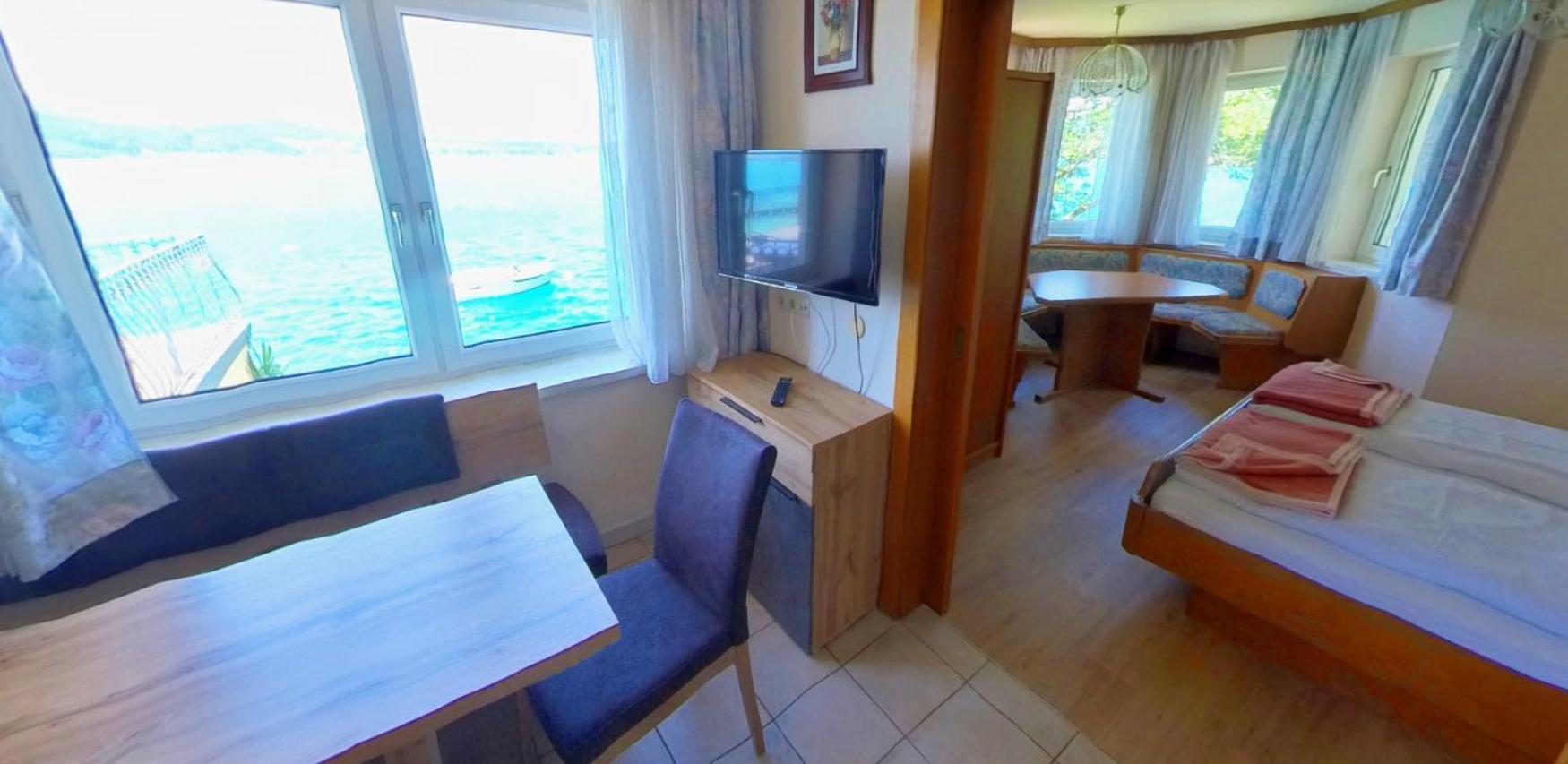 Gasthof Mit Seeterasse & Appartements Zur Landeroith Weyregg Kültér fotó